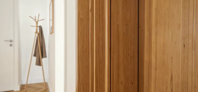 Comment bien choisir une porte postformée : critères essentiels et astuces déco